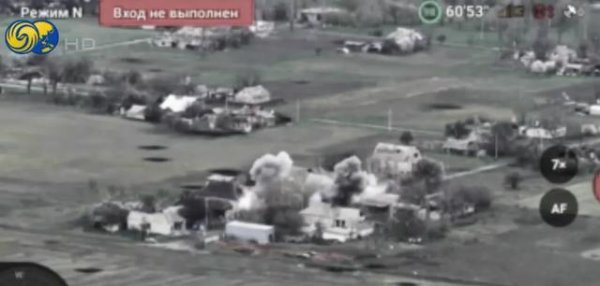 掌盘策略 俄军三面包围红军城，北线出口仅剩3公里，西入口处插起俄国旗